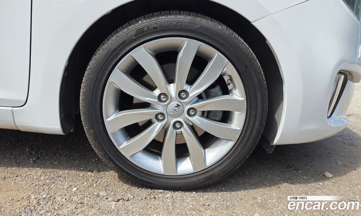 Kia Carens 3rd Gen фото 21