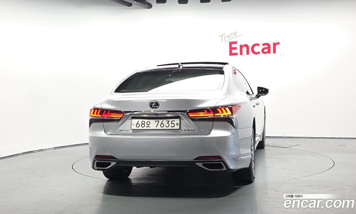 Lexus LS500 5th Gen фото 4