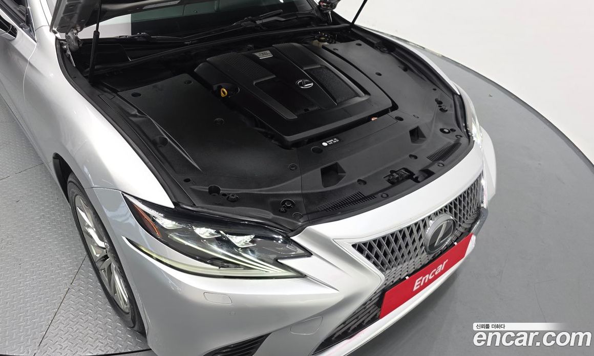 Lexus LS500 5th Gen фото 6