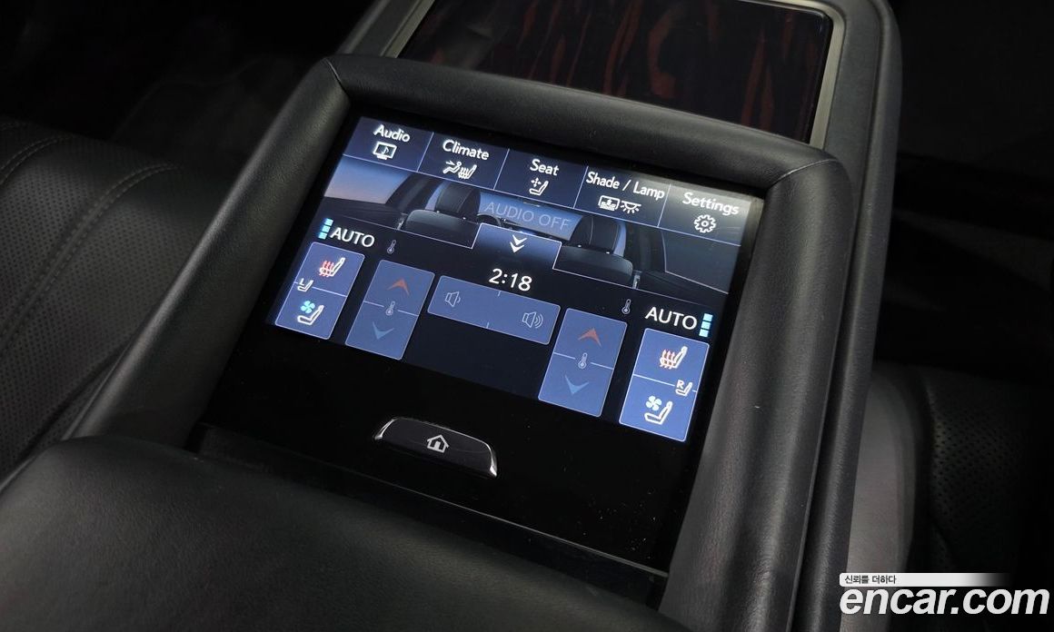 Lexus LS500 5th Gen фото 18