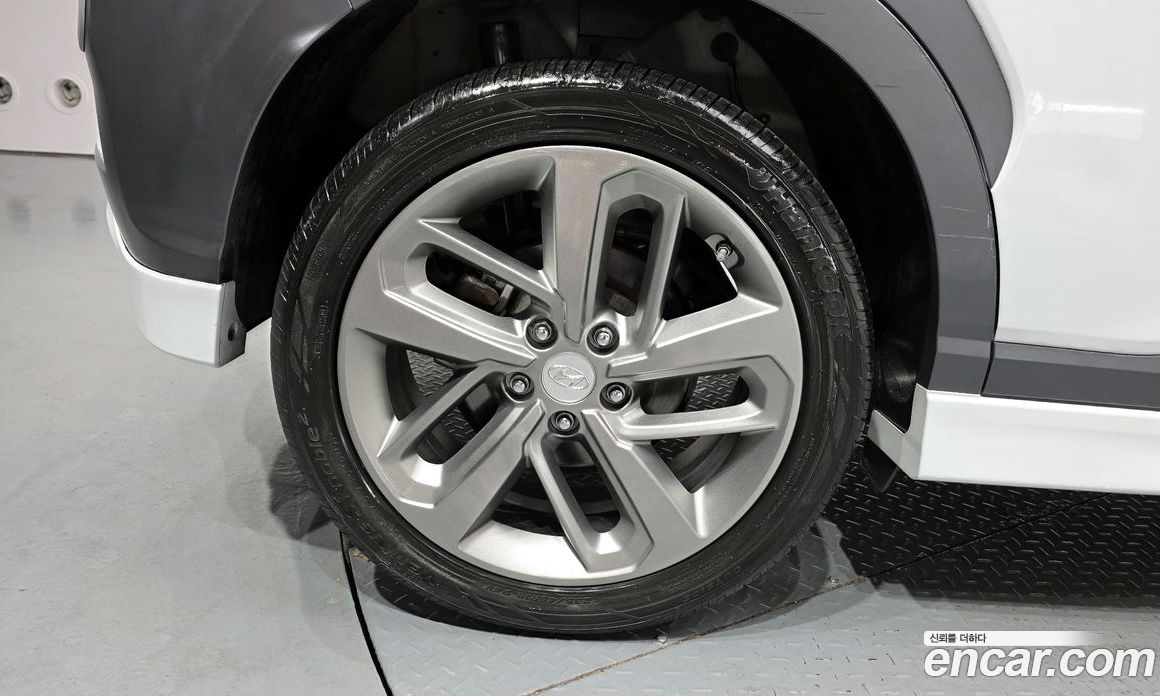 Hyundai Kona фото 5