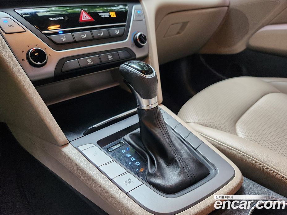 Hyundai Avante (AD) 6th Gen фото 9