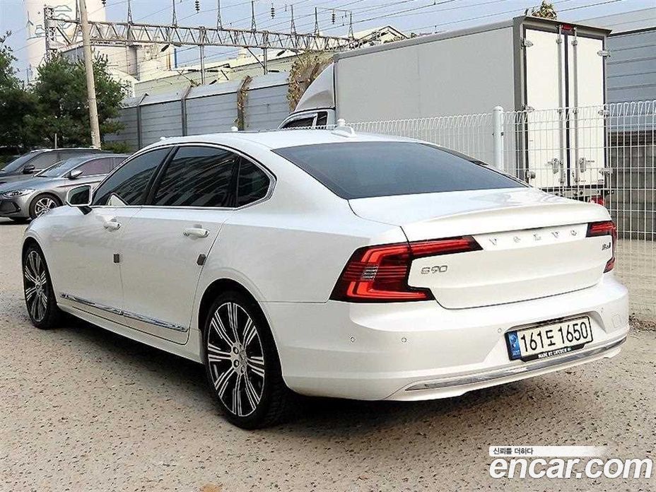 Volvo S90 фото 3