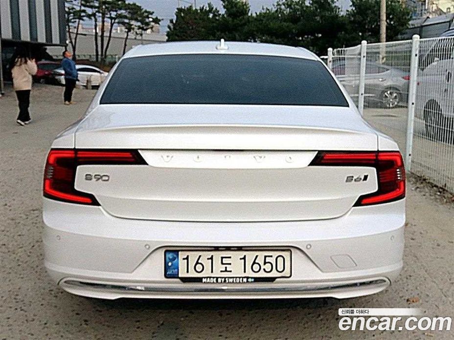 Volvo S90 фото 4