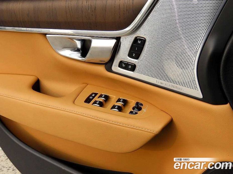 Volvo S90 фото 12