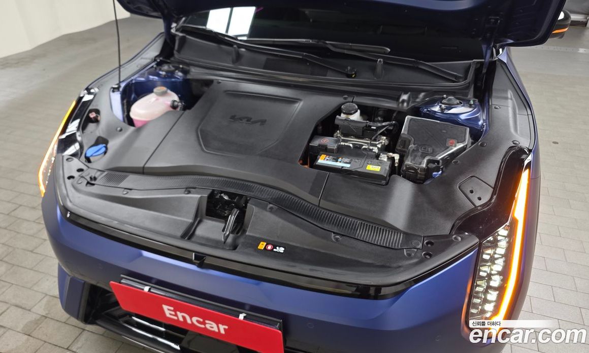 Kia EV4 фото 5