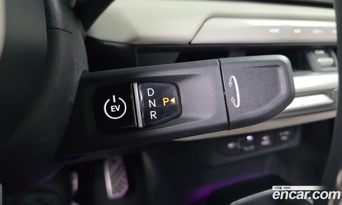 Kia EV4 фото 8