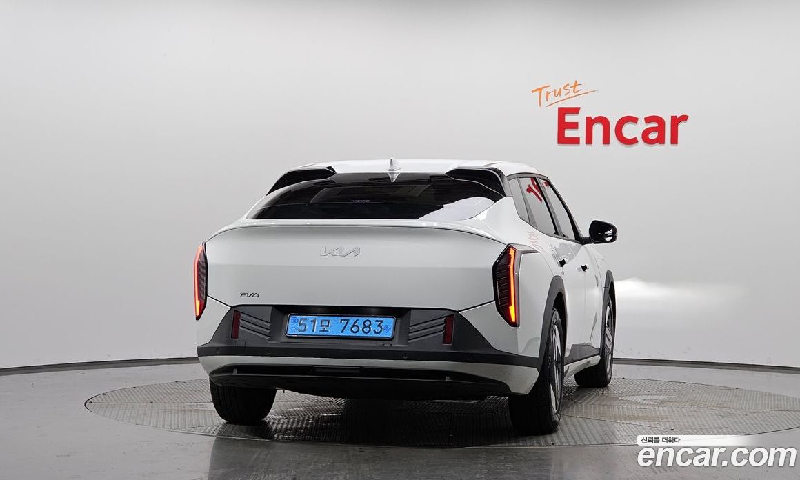 Kia EV4 фото 3