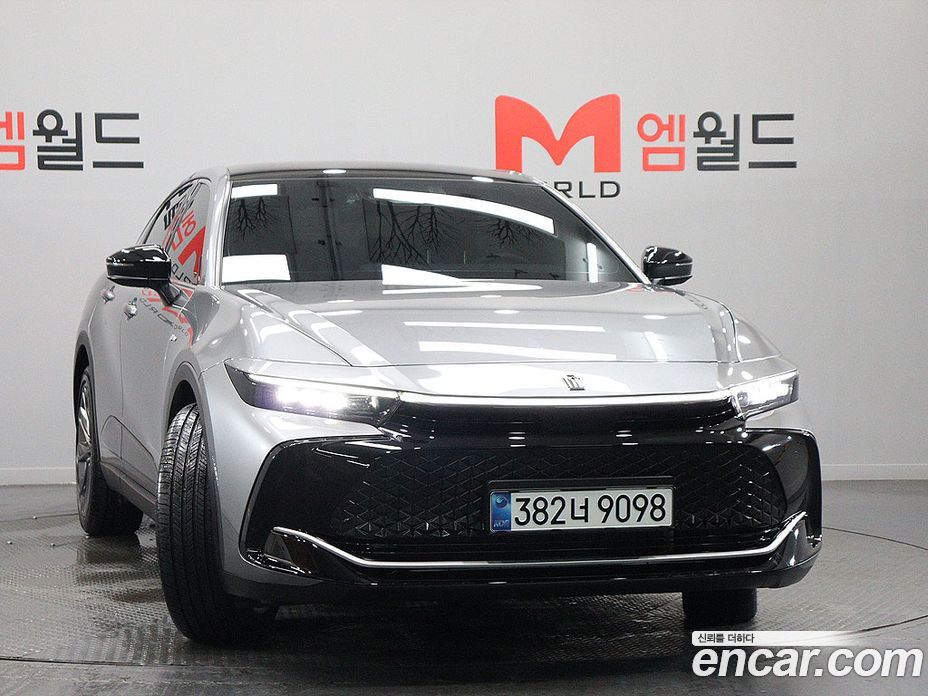 Toyota Crown Crossover фото 3
