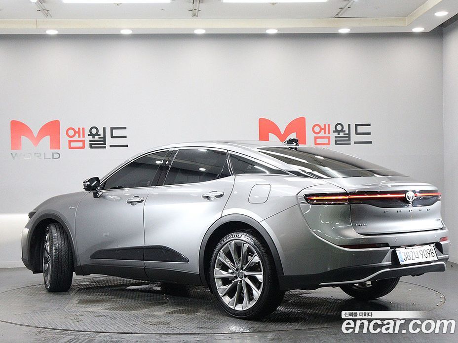 Toyota Crown Crossover фото 4
