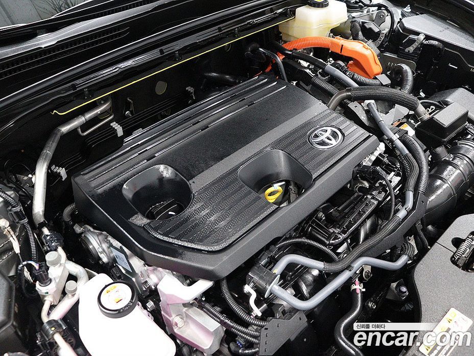 Toyota Crown Crossover фото 6