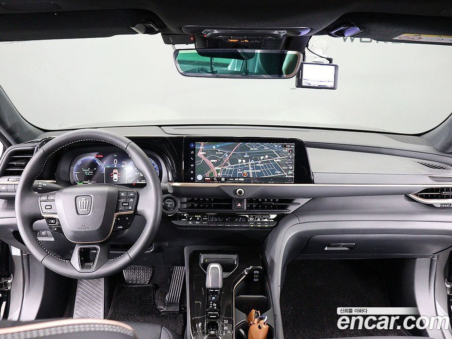 Toyota Crown Crossover фото 7