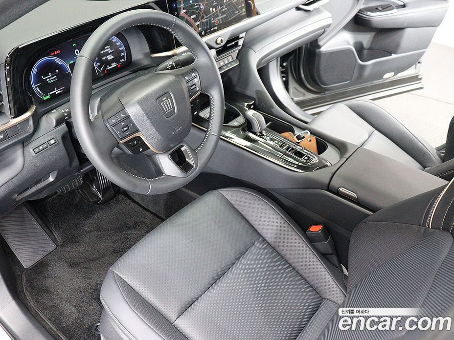 Toyota Crown Crossover фото 10