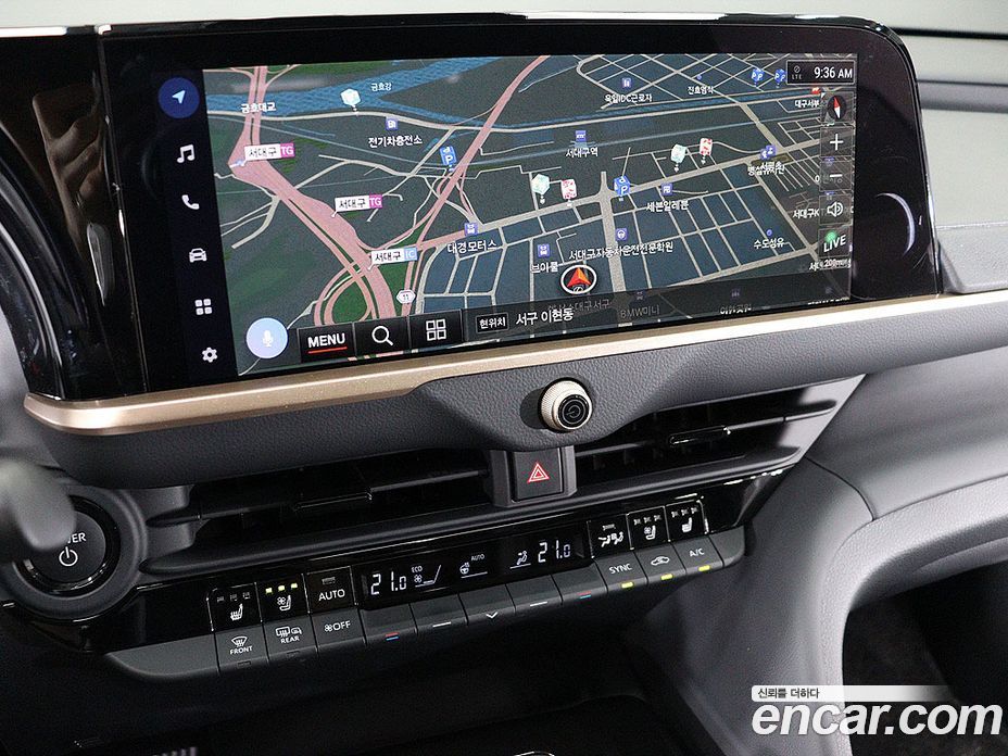 Toyota Crown Crossover фото 14