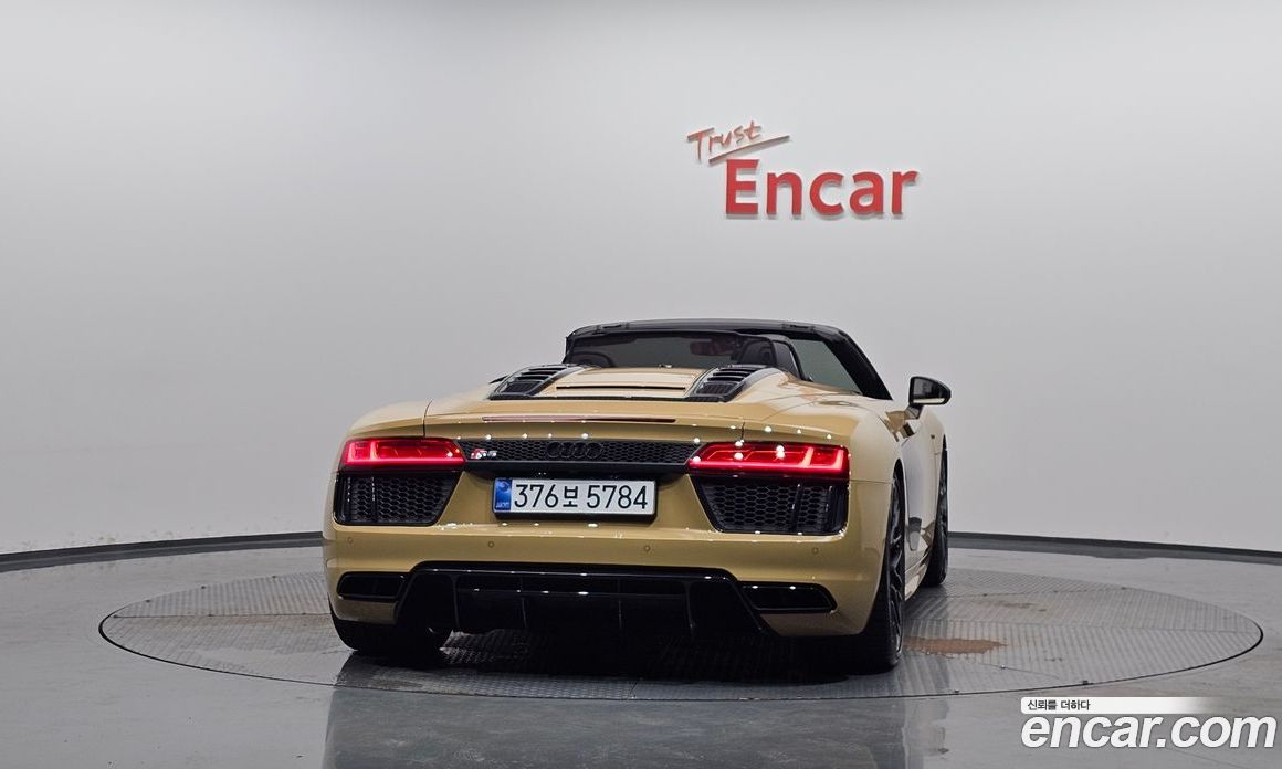 Audi R8 (4S) фото 3