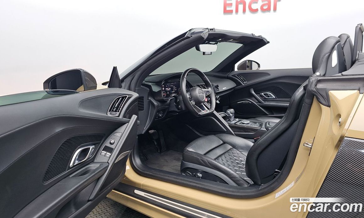 Audi R8 (4S) фото 9