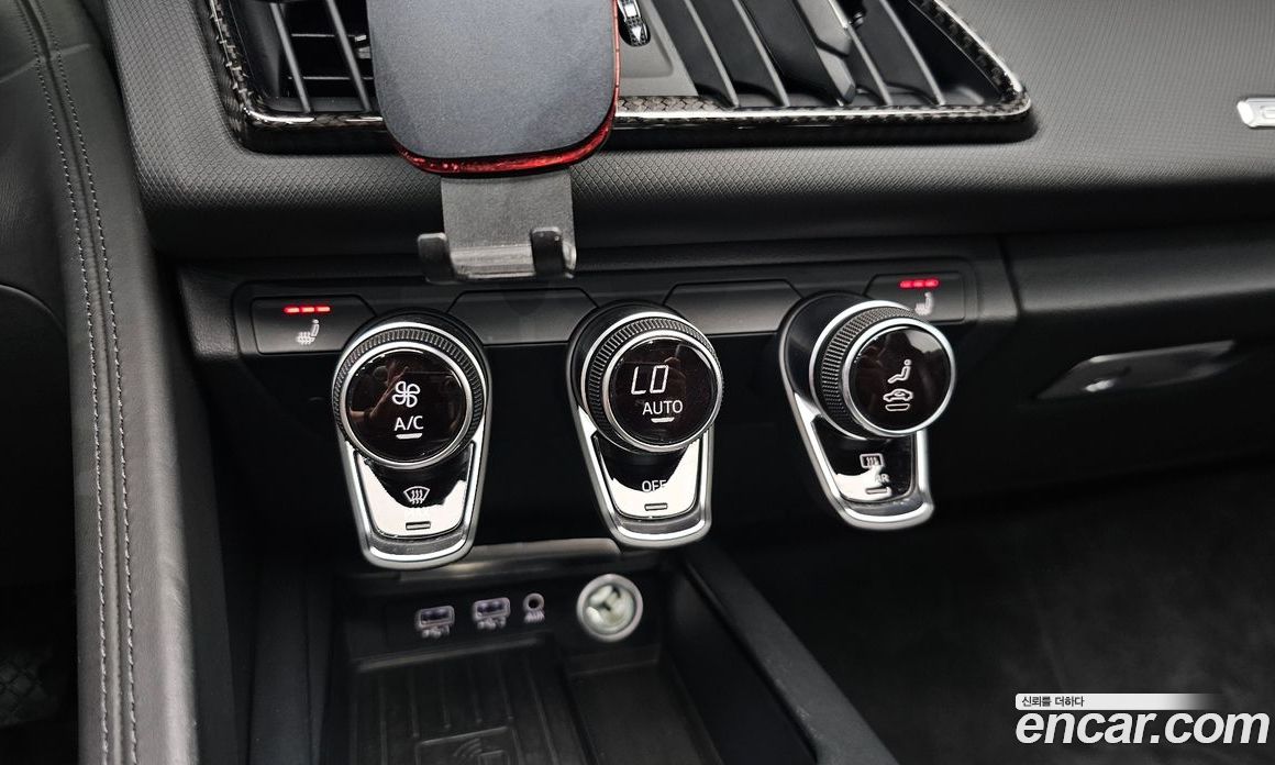 Audi R8 (4S) фото 17