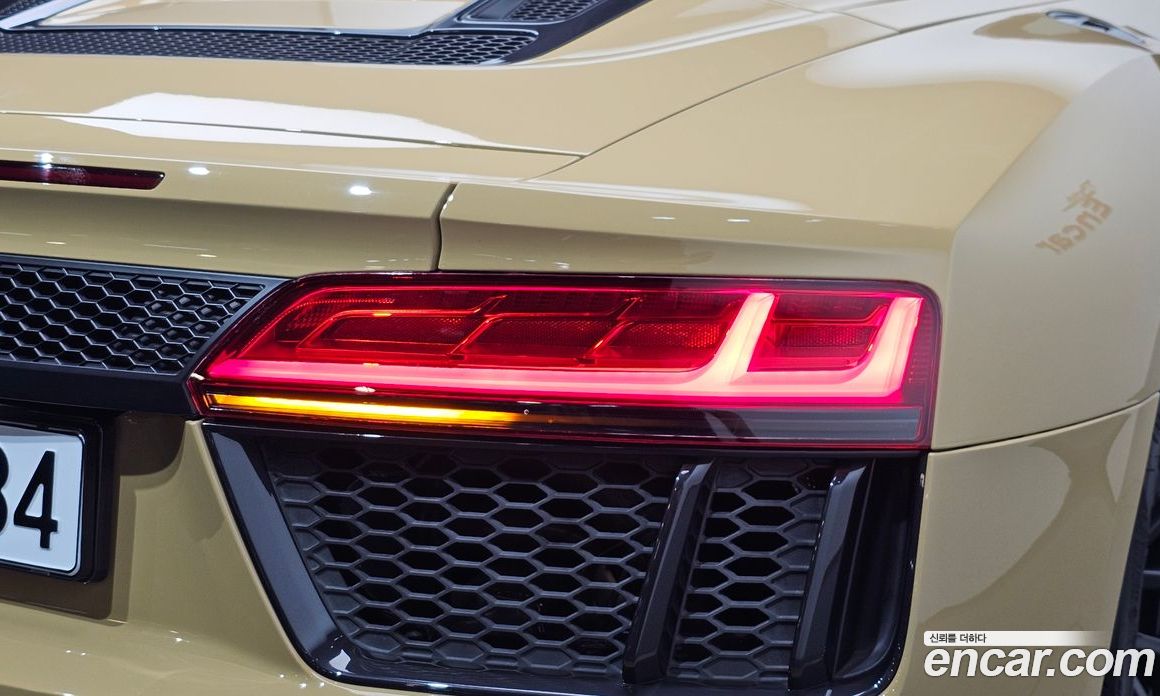 Audi R8 (4S) фото 23