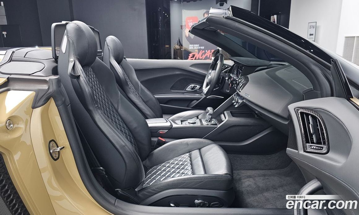 Audi R8 (4S) фото 26