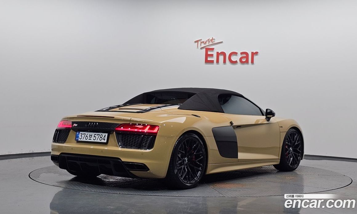 Audi R8 (4S) фото 31