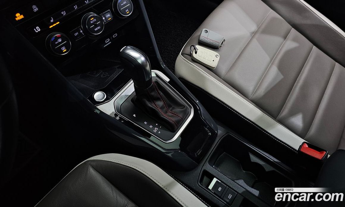 Volkswagen T-Rock фото 8