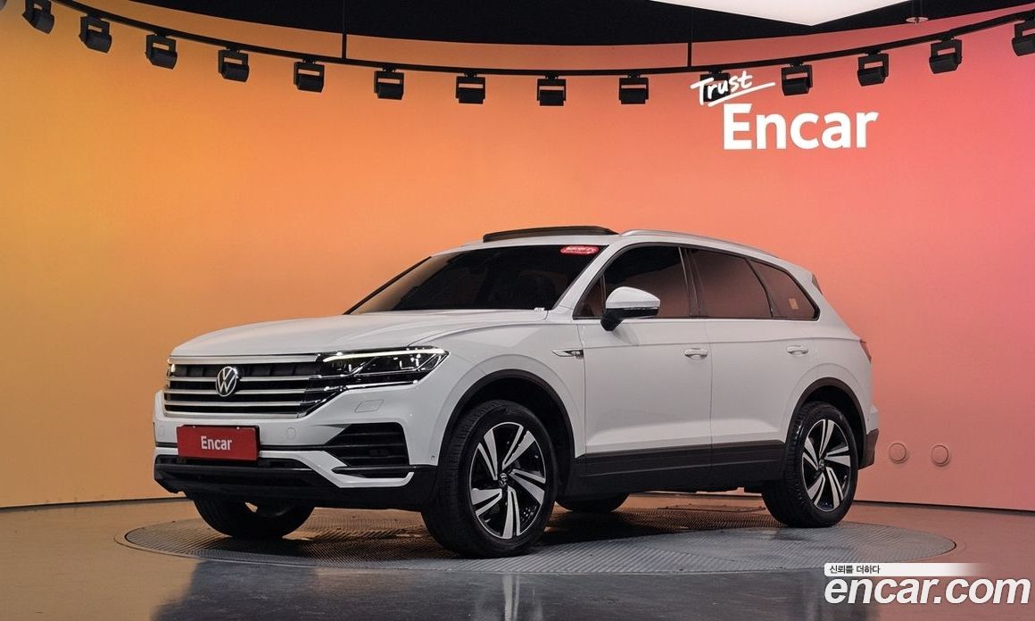 Volkswagen Touareg 3rd Gen фото 20