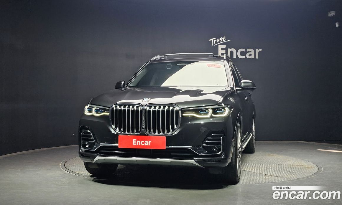 BMW X7 (G07) фото 2