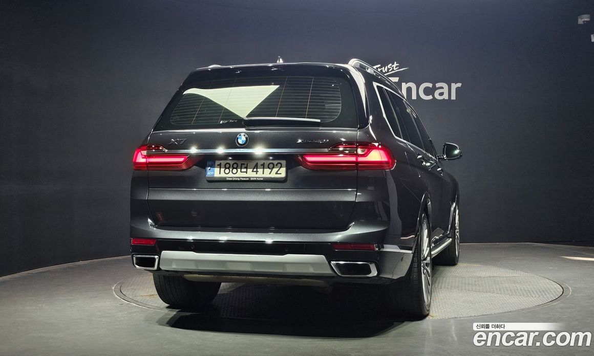 BMW X7 (G07) фото 3