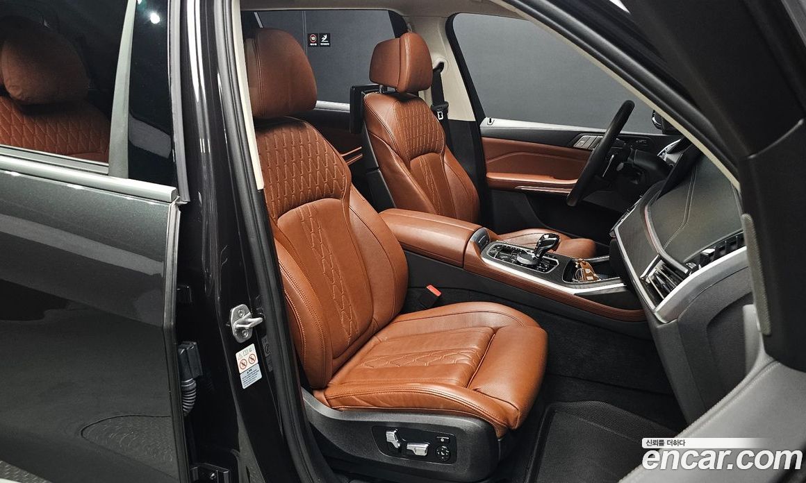 BMW X7 (G07) фото 11