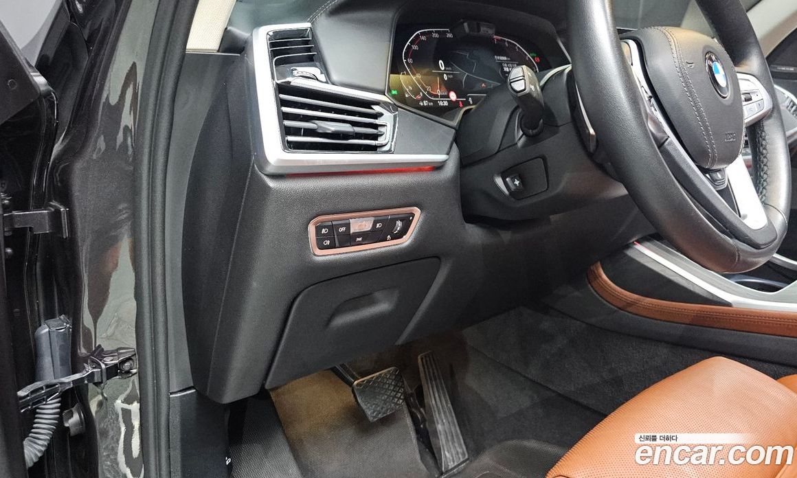 BMW X7 (G07) фото 12