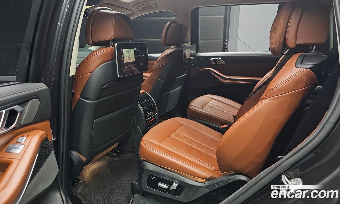 BMW X7 (G07) фото 26