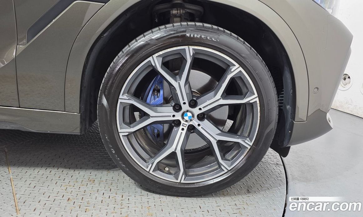 BMW X6 (G06) фото 21