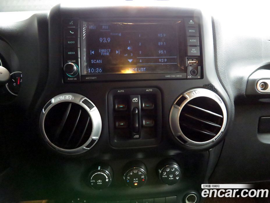 Jeep Wrangler (JK) фото 13