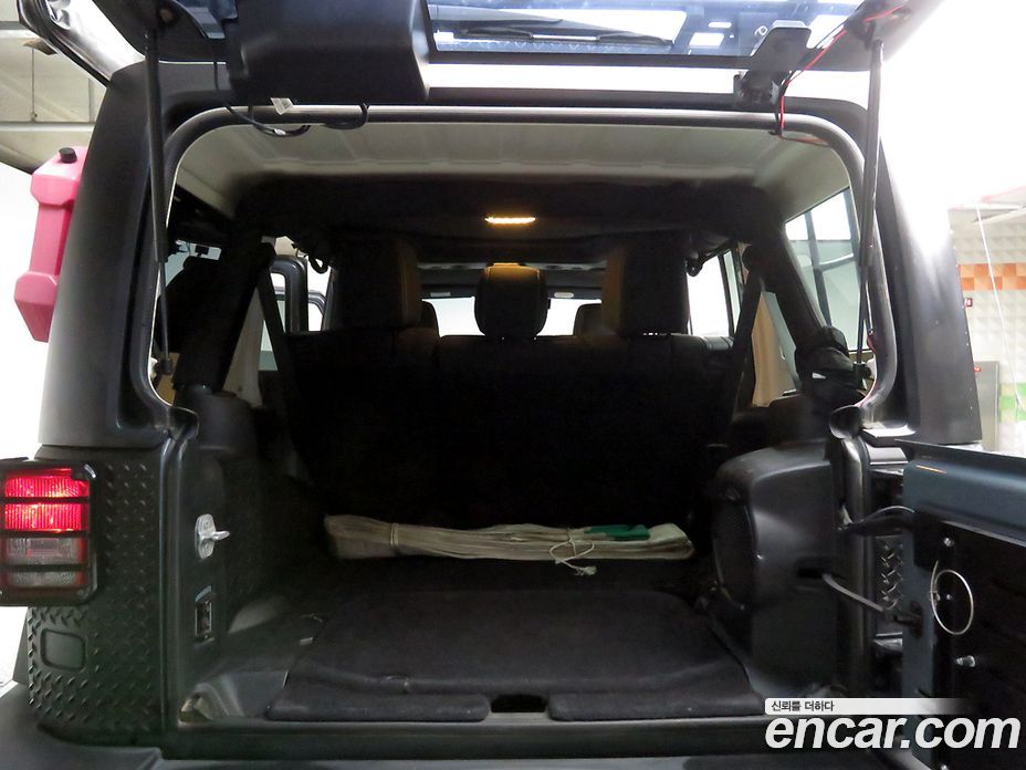 Jeep Wrangler (JK) фото 18