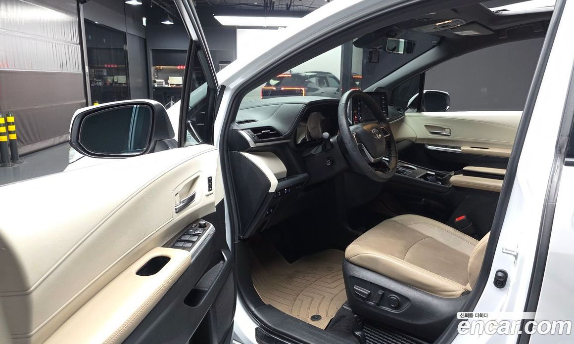 Toyota Sienna 4th Gen фото 10