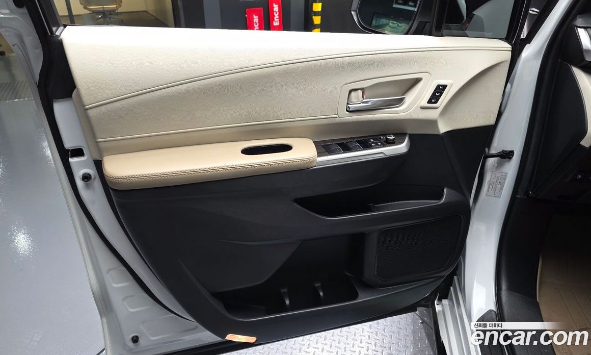 Toyota Sienna 4th Gen фото 25