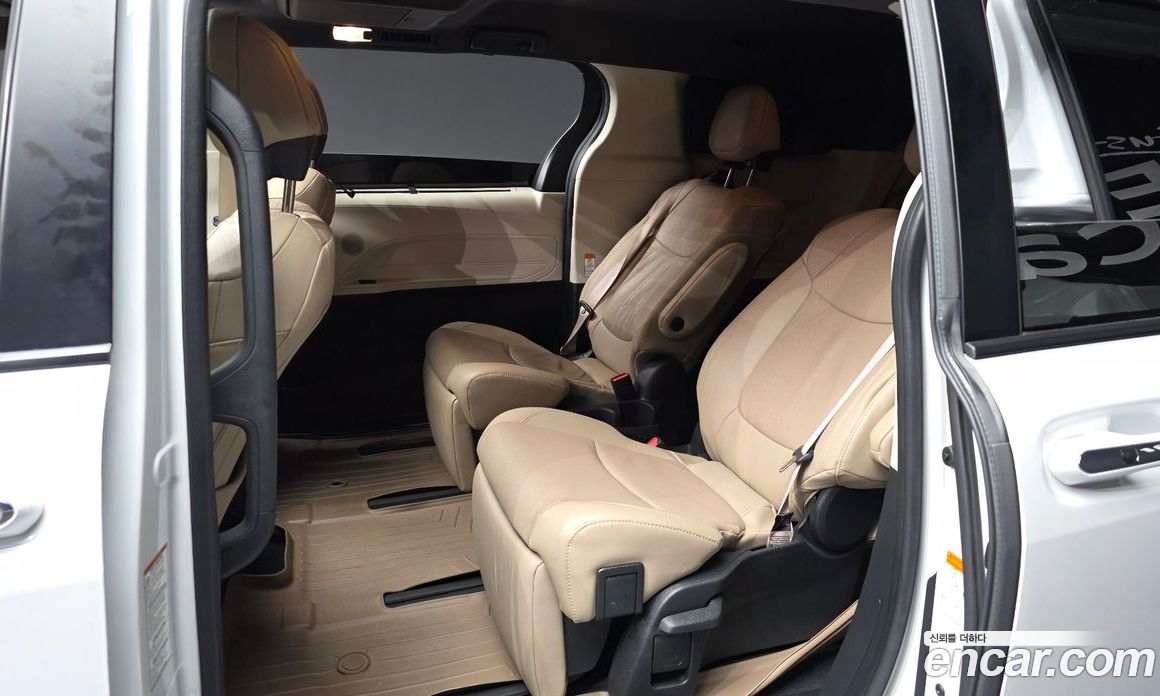 Toyota Sienna 4th Gen фото 26