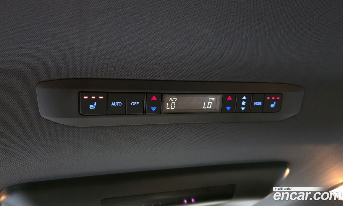Toyota Sienna 4th Gen фото 27