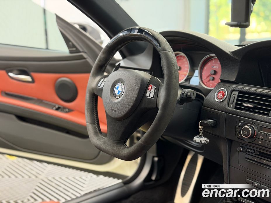 BMW M3 (E90) фото 2