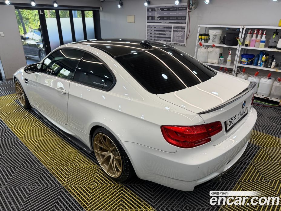 BMW M3 (E90) фото 16