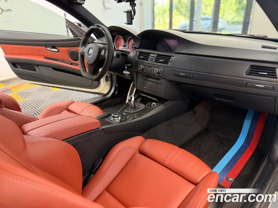 BMW M3 (E90) фото 17