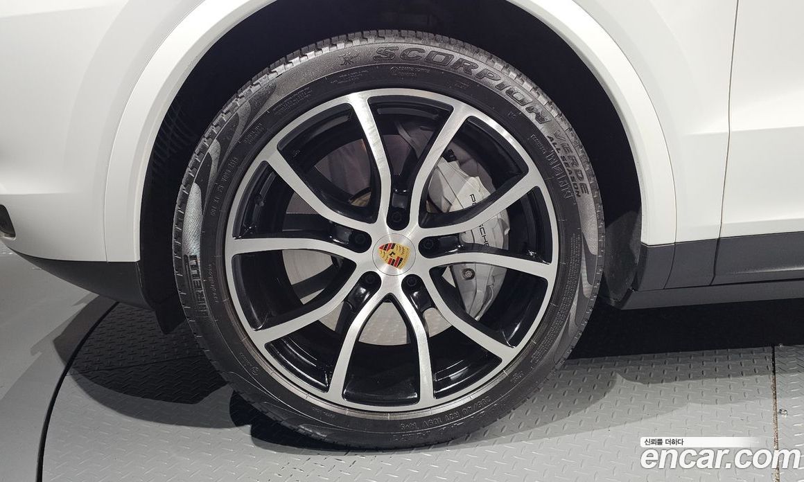 Porsche Cayenne 3rd Gen фото 4