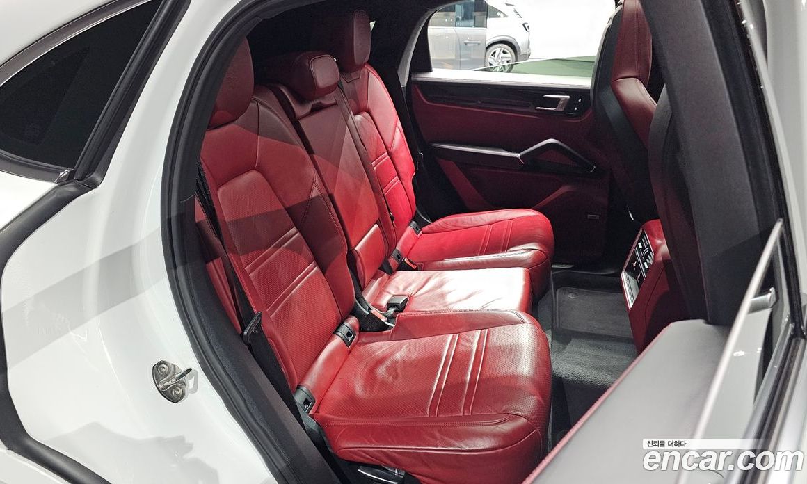 Porsche Cayenne 3rd Gen фото 10