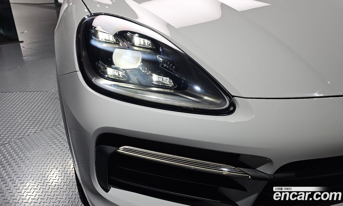 Porsche Cayenne 3rd Gen фото 22