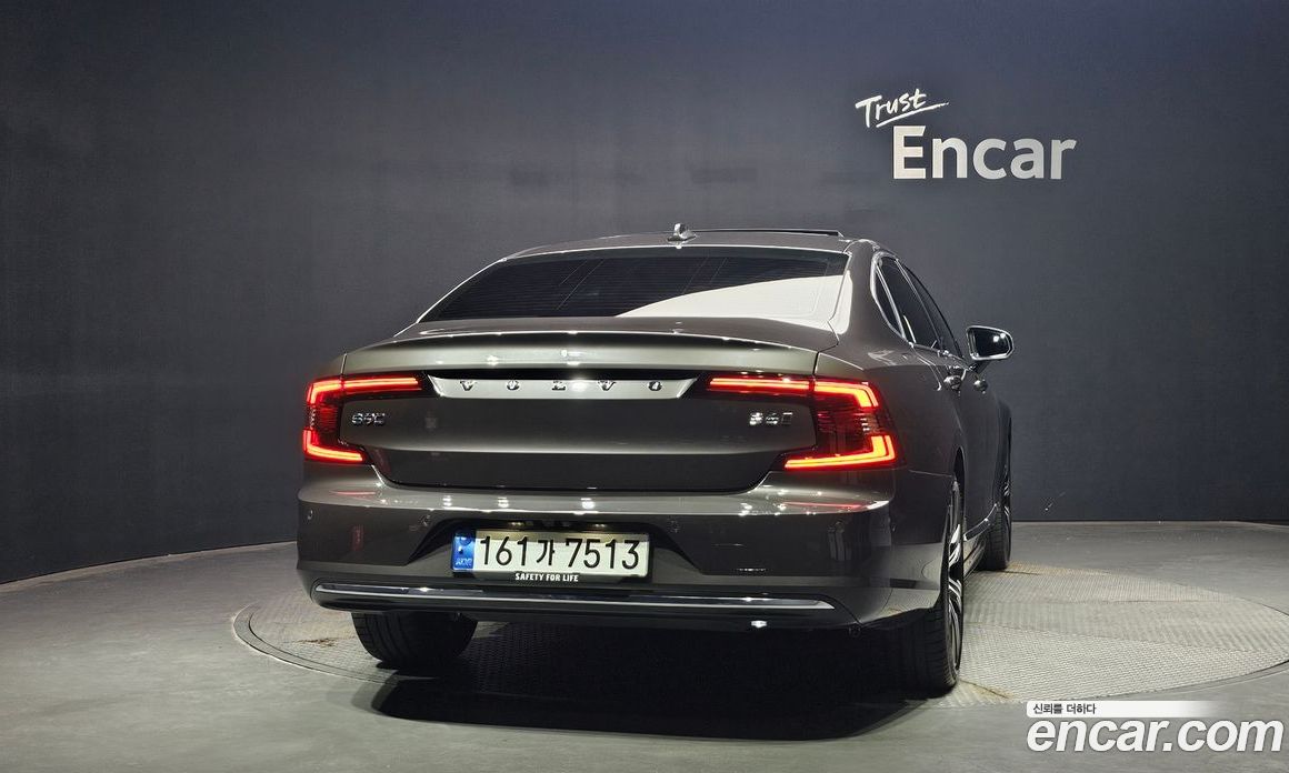 Volvo S90 фото 3