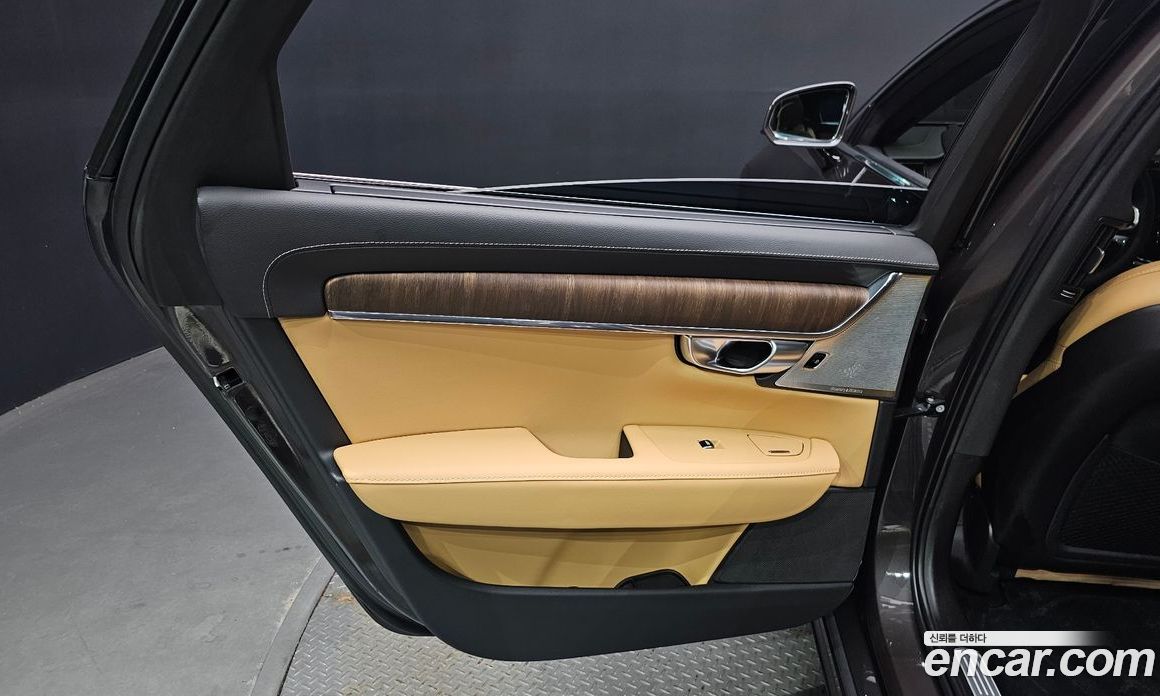 Volvo S90 фото 25