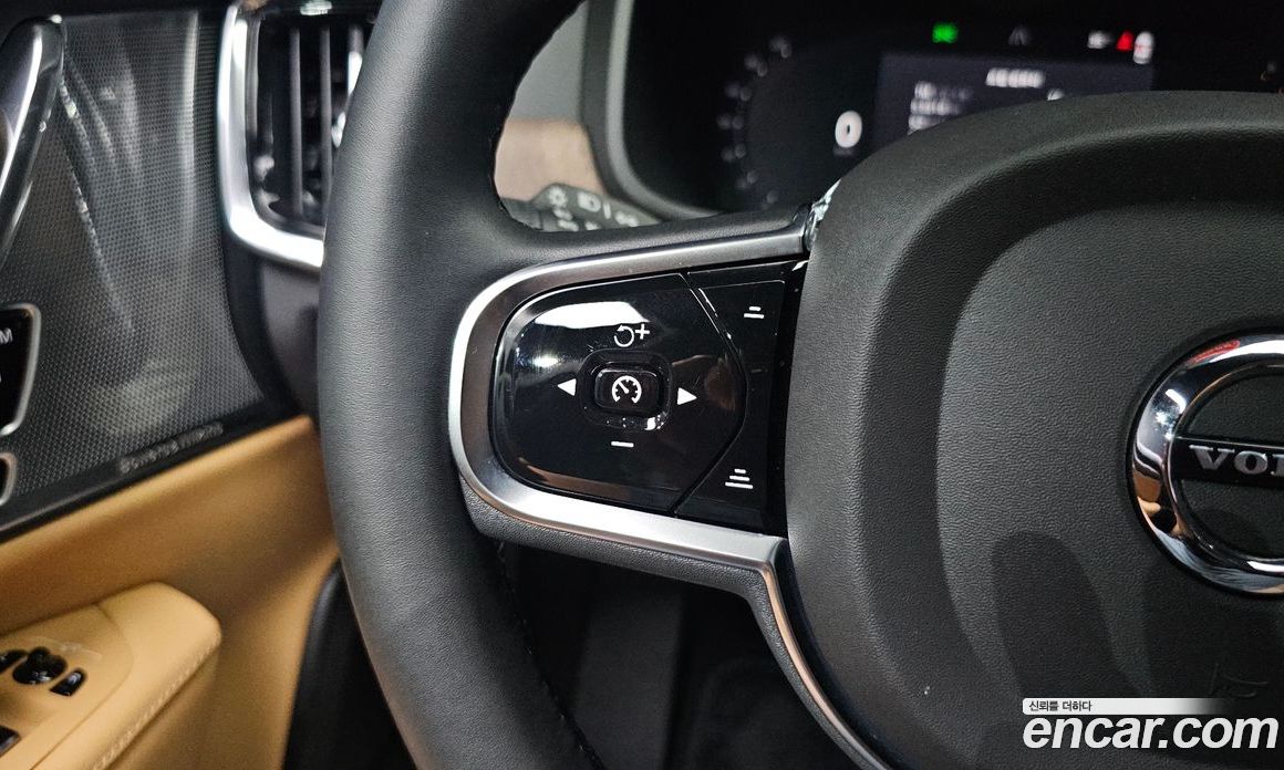 Volvo S90 фото 32