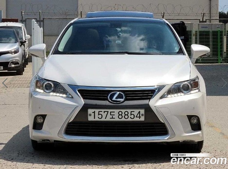 Lexus CT200h
