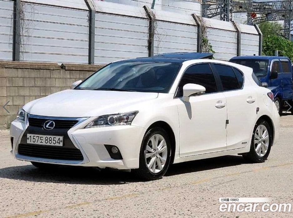 Lexus CT200h фото 2