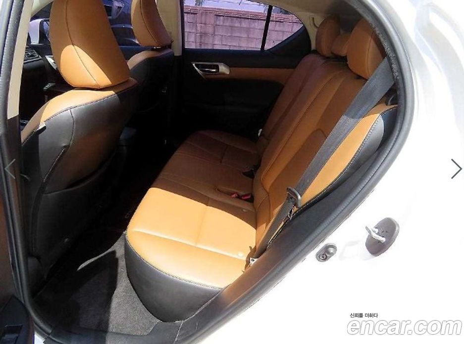 Lexus CT200h фото 6